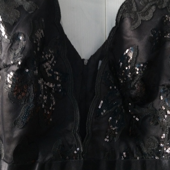 PERFECT LBD - Picture 4 of 4